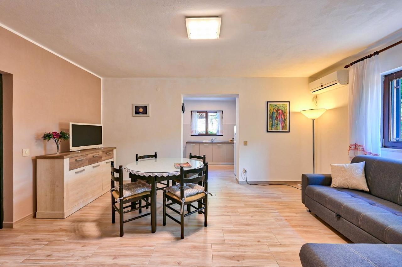 Iby Apartment Pola Esterno foto