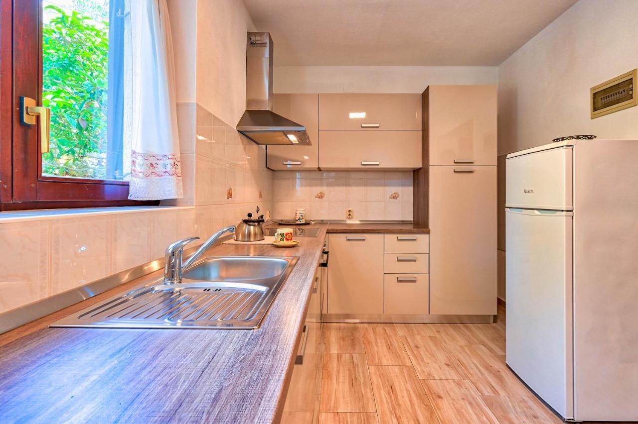 Iby Apartment Pola Esterno foto