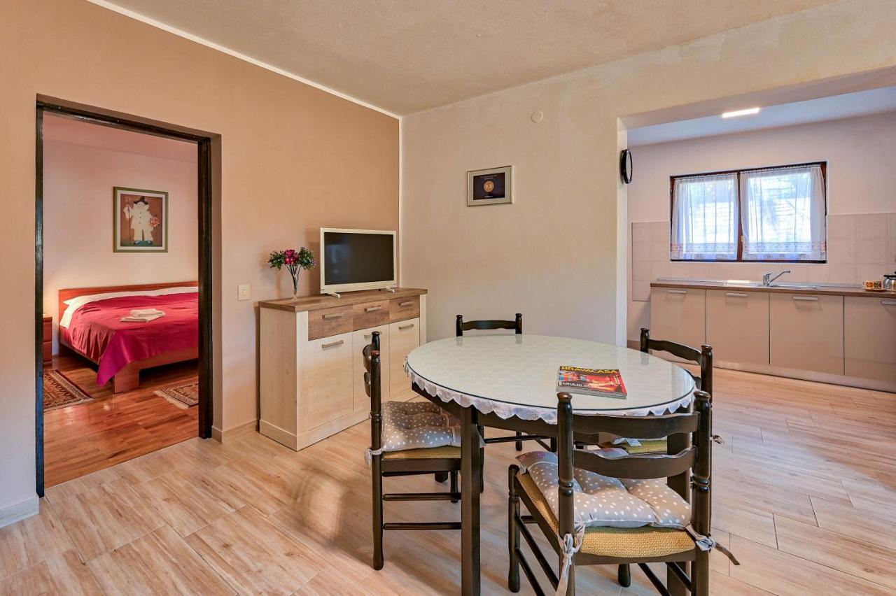 Iby Apartment Pola Esterno foto